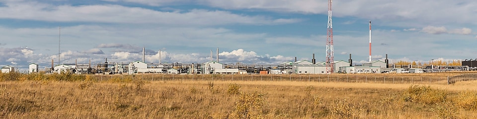 Montney gas plant in the daytime.