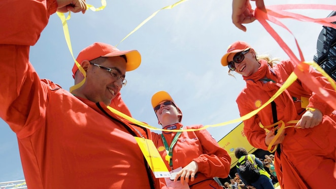 A group of Shell employees celebrating