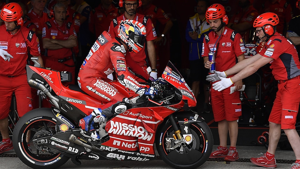 Andrea goes back to the Ducati garage after the Spanish MotoGP