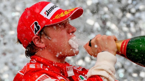 kimi-raikkonen-celebrating-victory