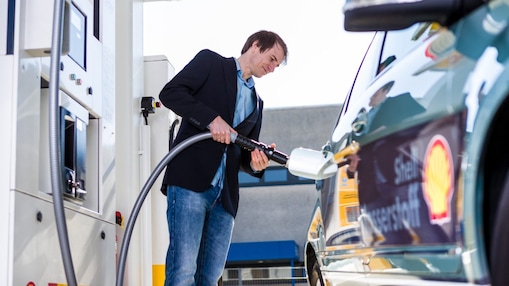 Man pumping fuel
