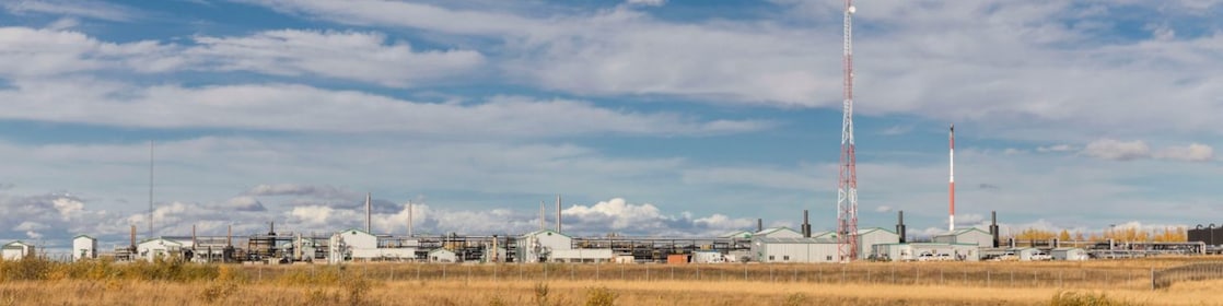 L’usine de traitement du gaz Montney durant la journée.