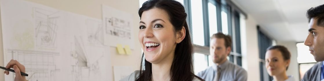 Personnes se tenant en groupe