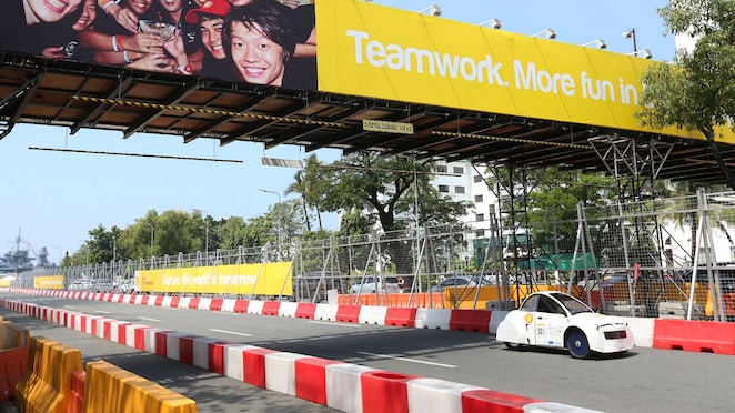 La voiture urbaine à l’éthanol Cikal&nbsp;Ethanol nº&nbsp;501 de l’équipe Cikal&nbsp;Ethanol de l’Institut Teknologi Bandung à Bandung en Indonésie, sur la piste lors de la troisième journée de l’Éco-marathon Shell Asie, à Manille, Philippines, le samedi&nbsp;5&nbsp;mars&nbsp;2016