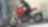 Homme conduisant une moto qui utilise l&rsquo;huile moteur Superior pour motos.