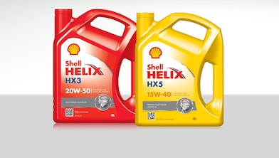 Deux bouteilles d&rsquo;huiles moteur Shell Helix minérales